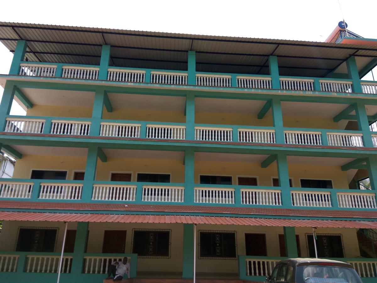 Atithi Farm House Hotel Borlai Exterior photo
