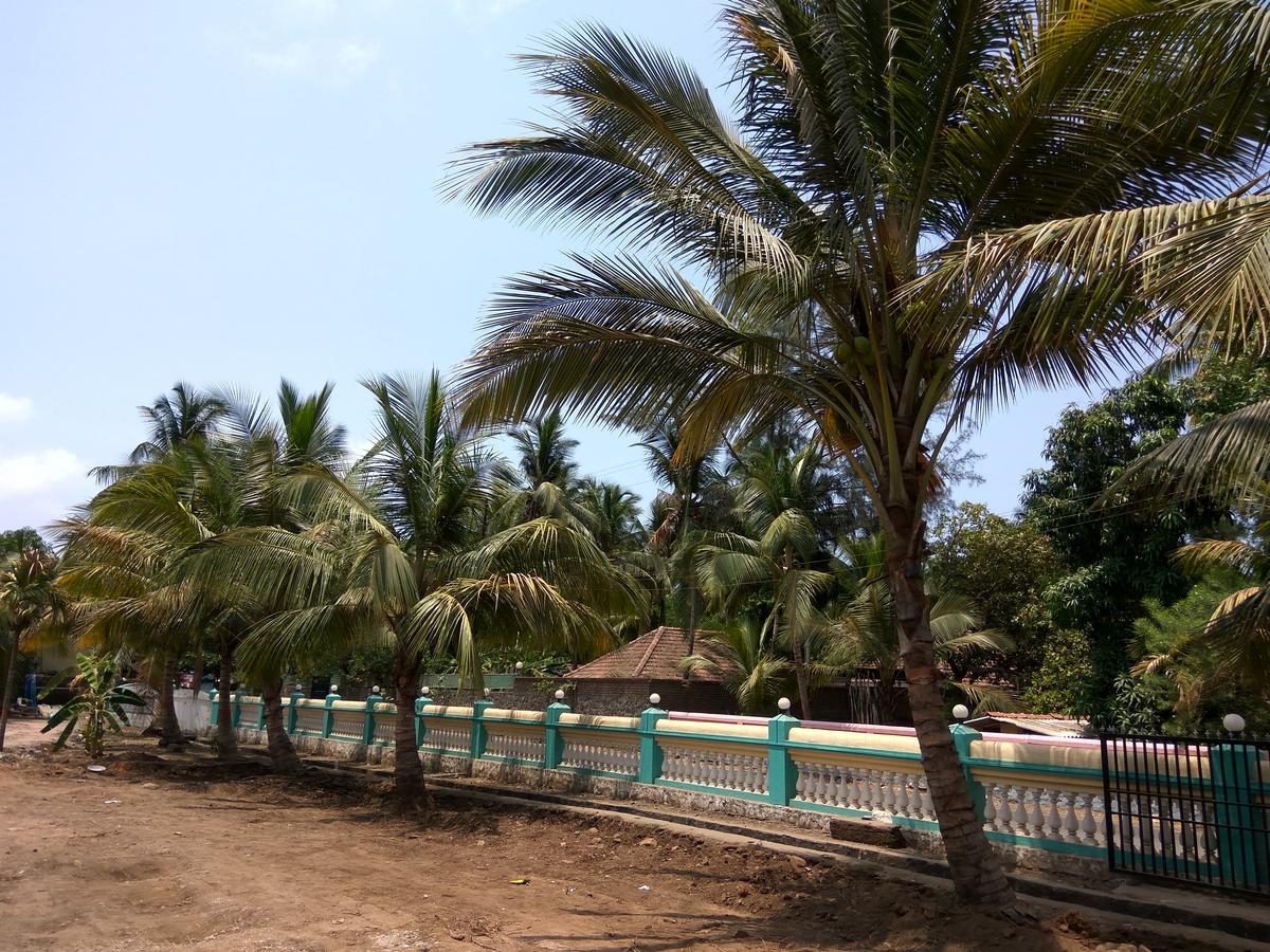Atithi Farm House Hotel Borlai Exterior photo