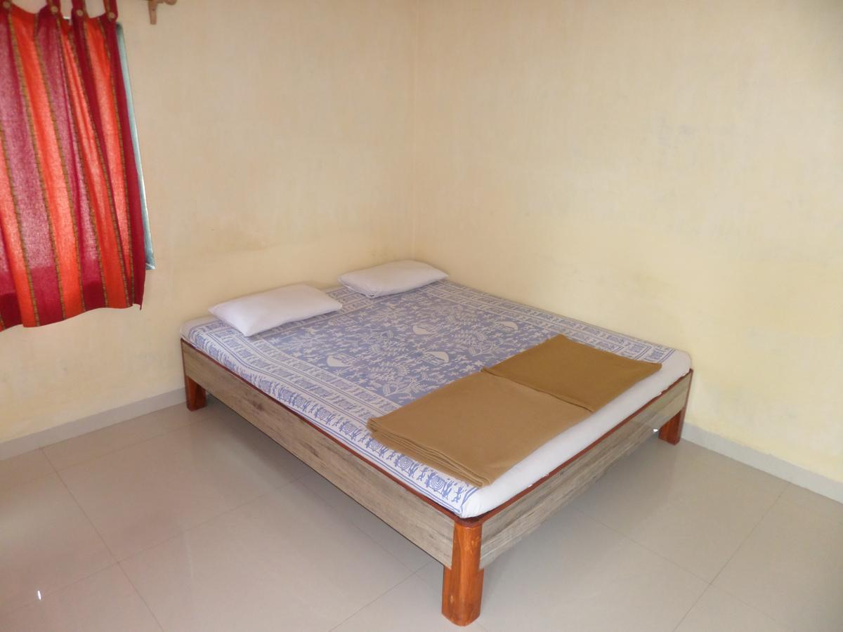 Atithi Farm House Hotel Borlai Exterior photo